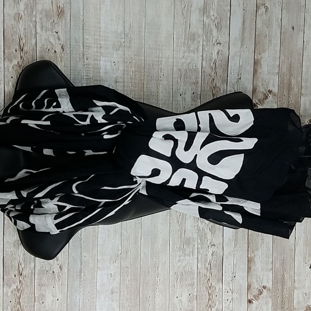 Mango Republic, black and white scarf